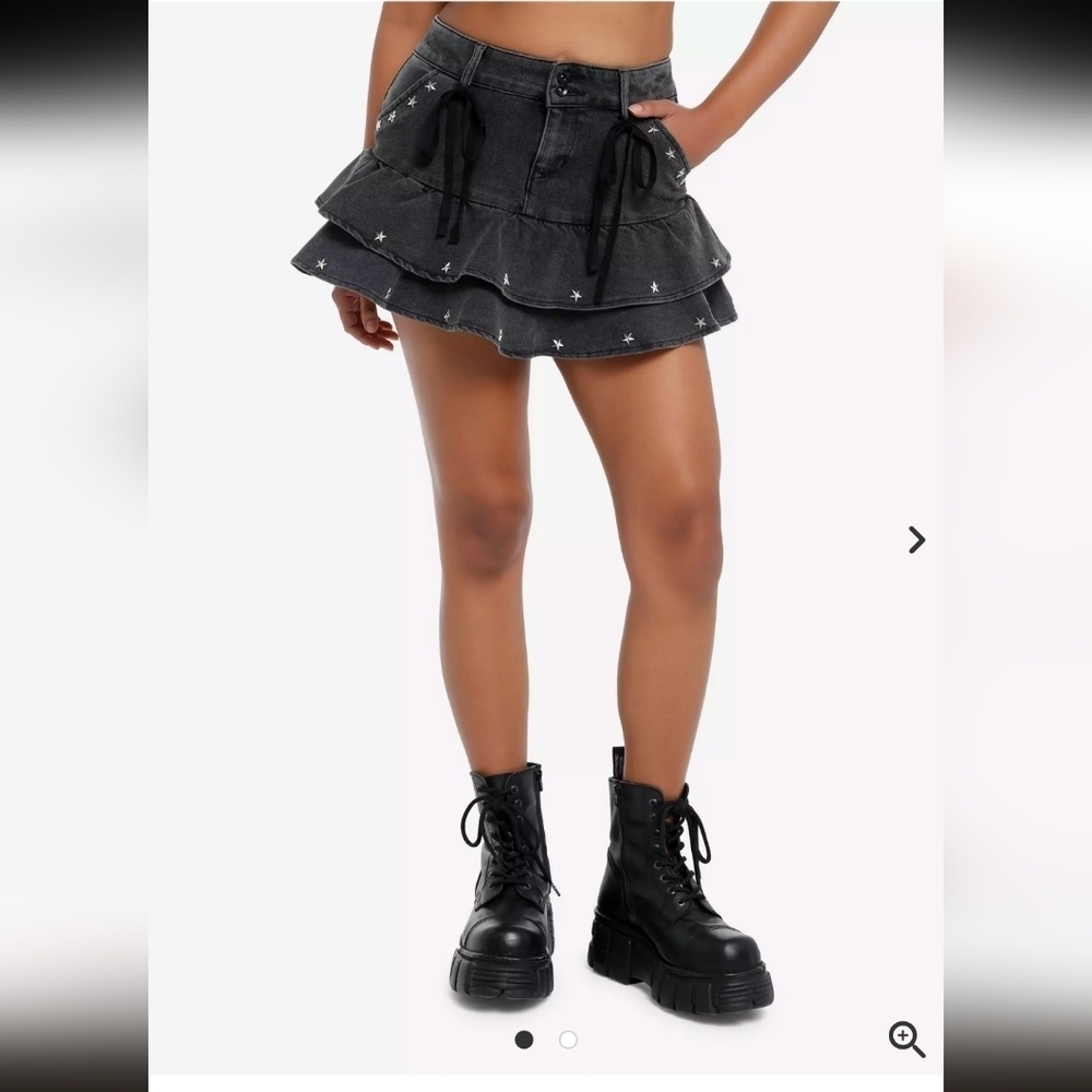 NWT Hot Topic Social Collision Star Stud Ribbon Mini Skirt_Med